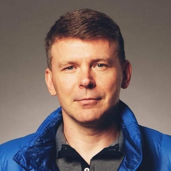     Neszmélyi Emil
