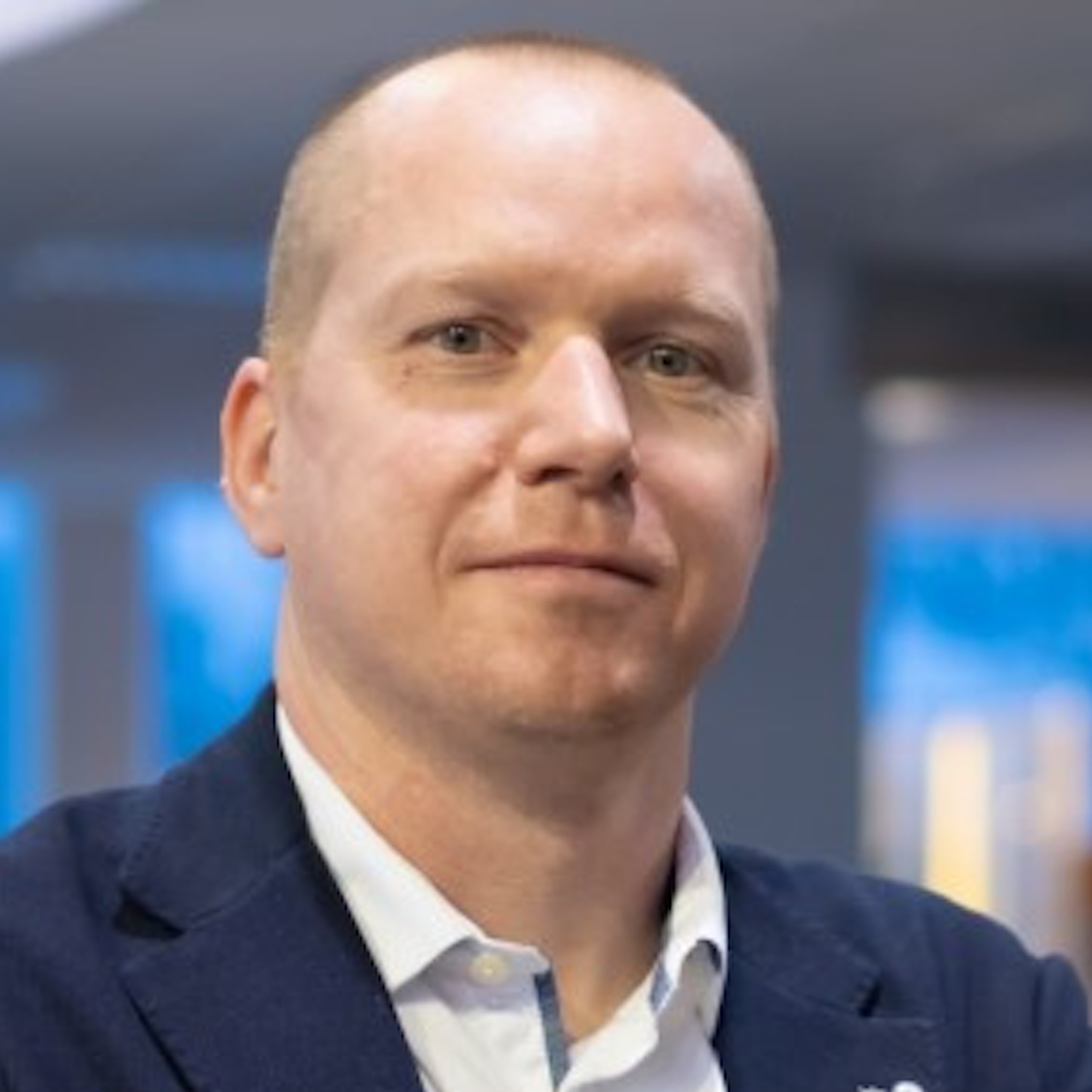     Sipos Szabolcs
