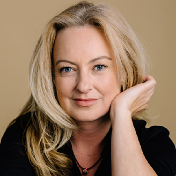     Győri Krisztina
