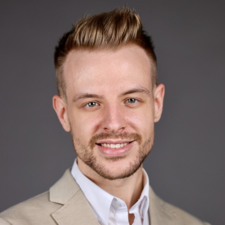     Horváth Balázs
