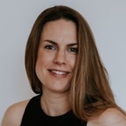     Rényi Júlia
