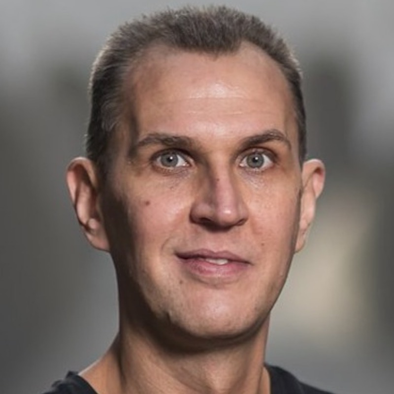     Dull Szabolcs
