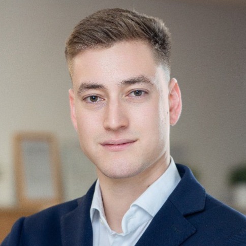     Pataki Balázs
