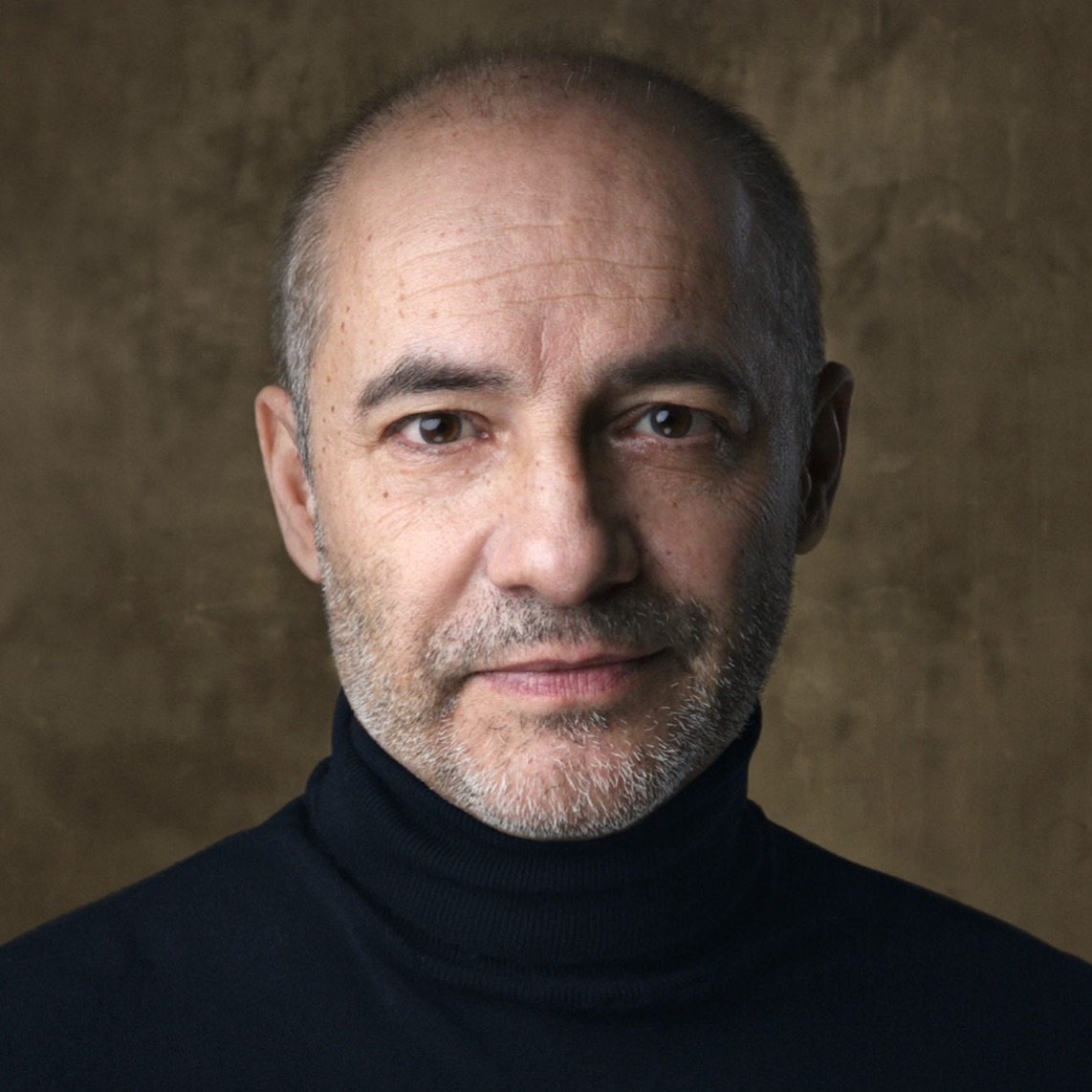     Rudolf Péter
