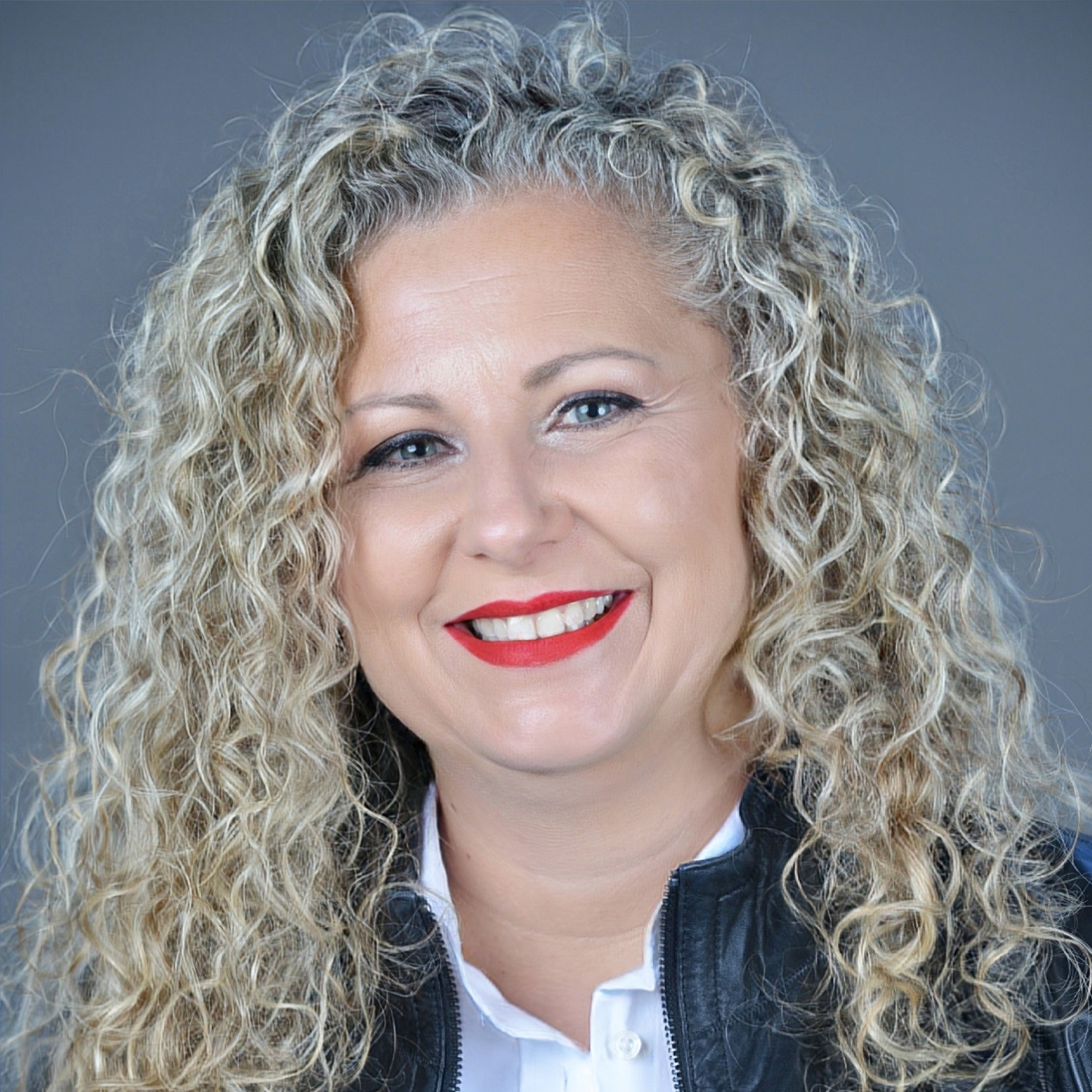     Tóth Anita
