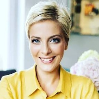     Tatár Csilla
