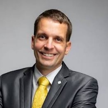     Vonnák Péter
