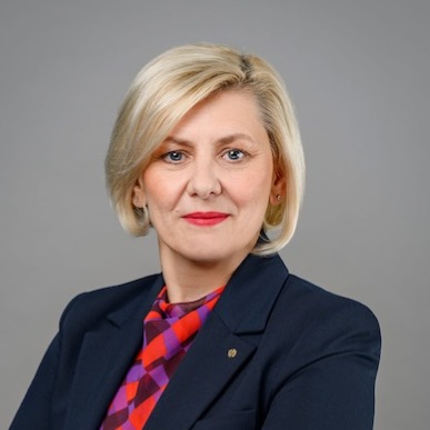     Panulin Ildikó
