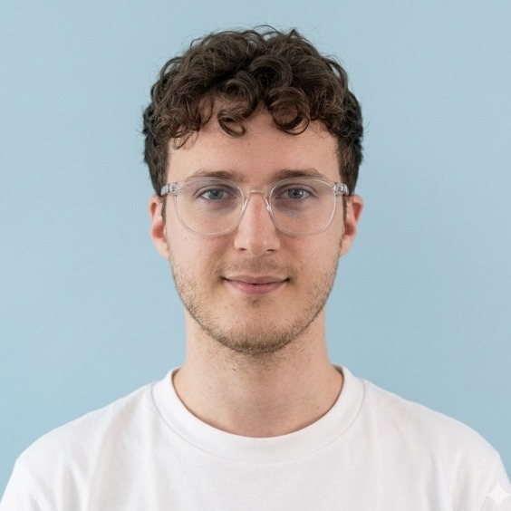     Kalmár Dániel
