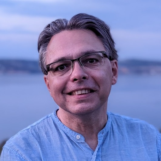     Dragomán György
