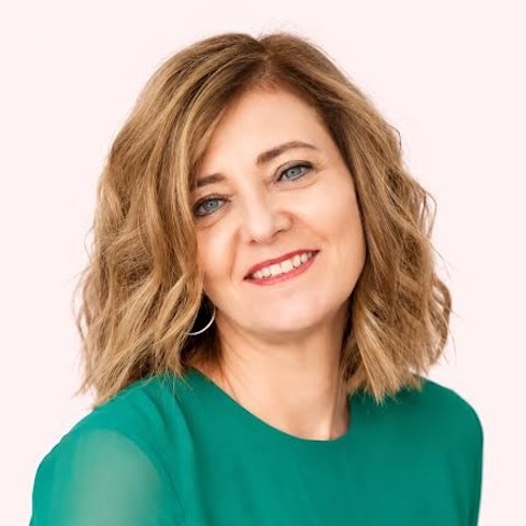     Császi Dóra
