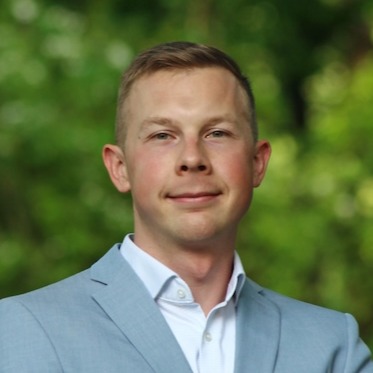     Till Gábor

