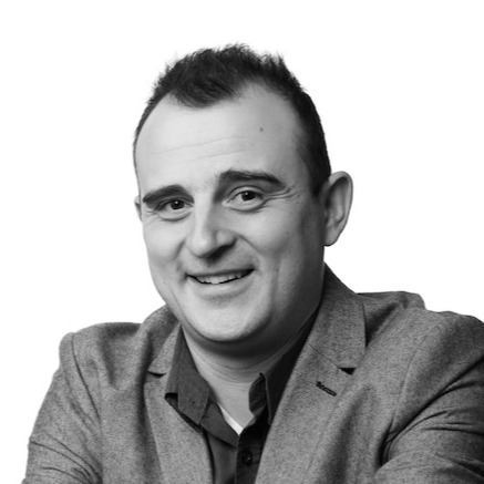     Erőss Csaba
