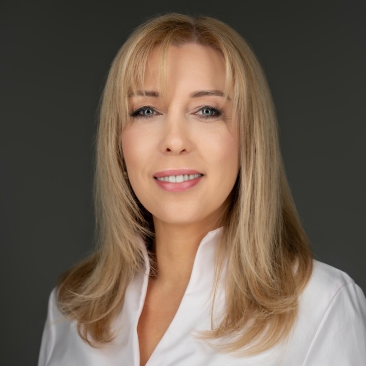     Prohászka Andrea
