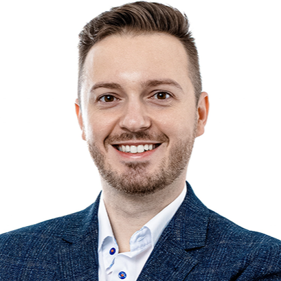     Simon Botond
