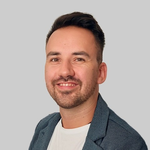     Szabó Ákos
