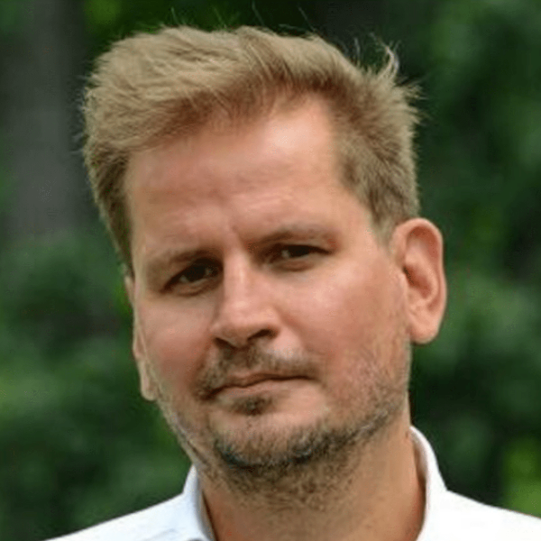     Pogátsa Zoltán
