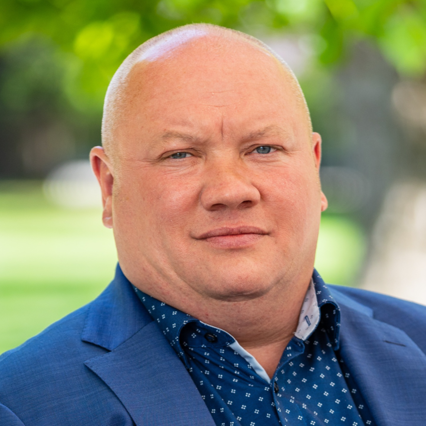     Zabari István
