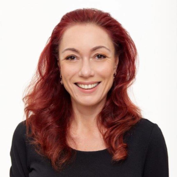     Tóth Orsolya
