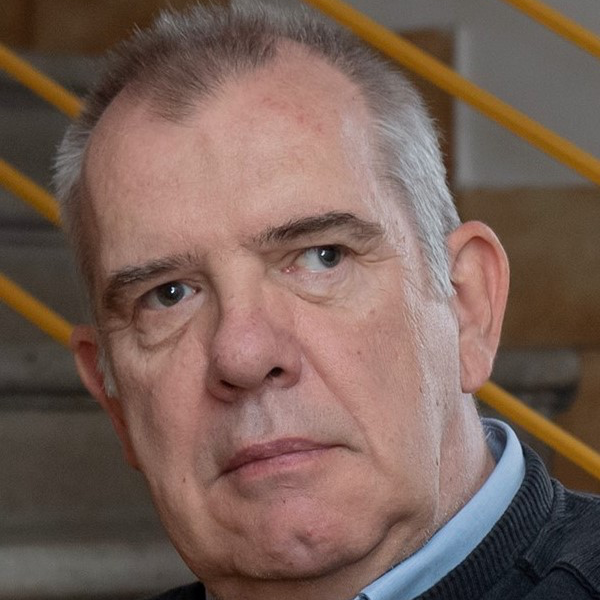     Tálas Péter

