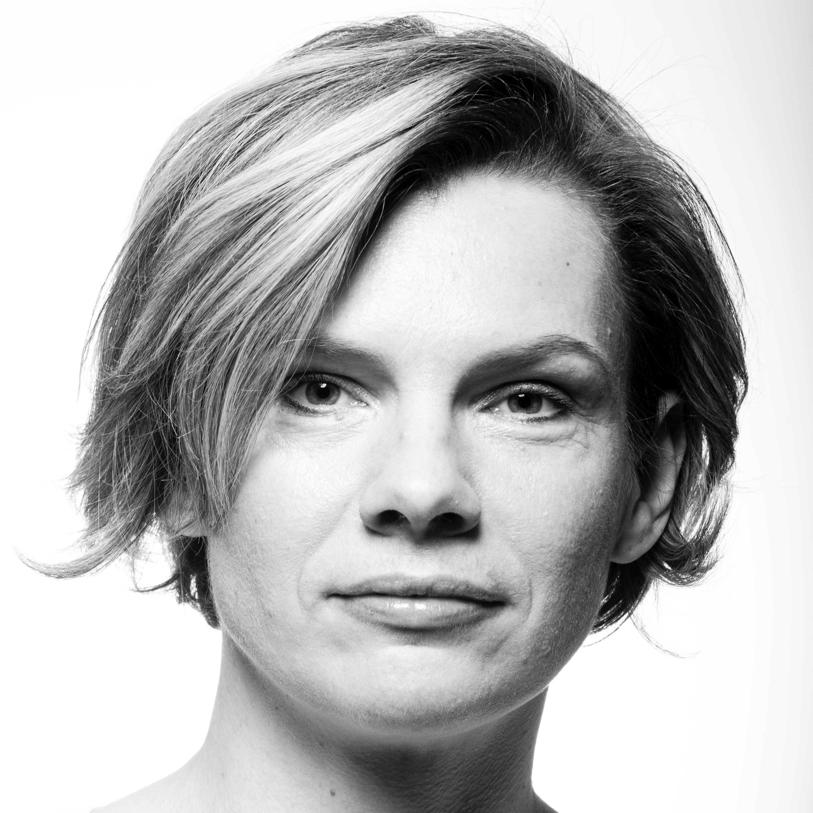     Ádám Vera
